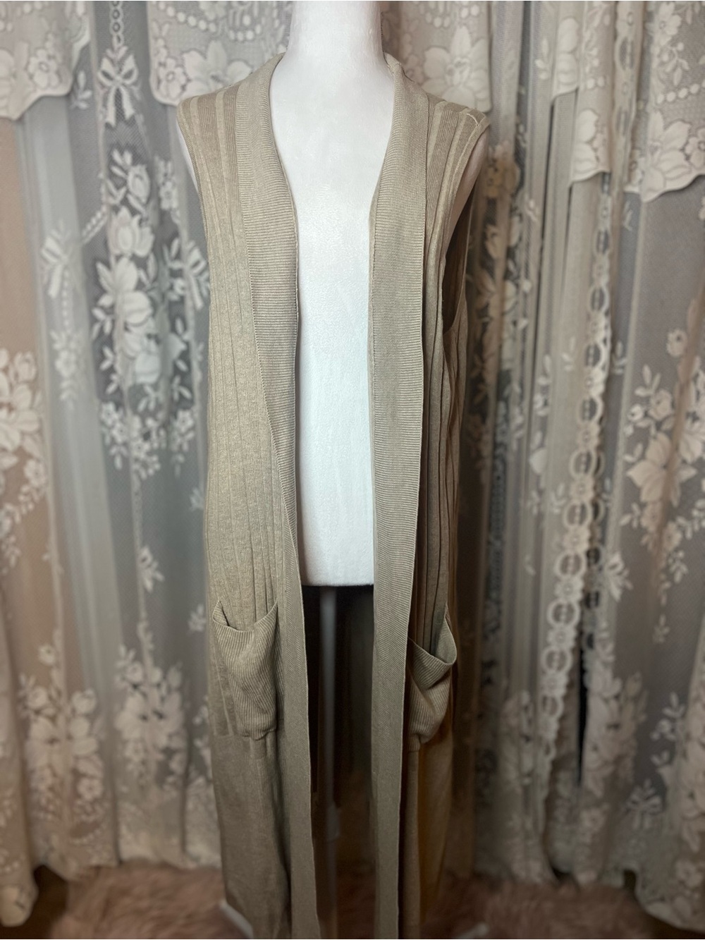 Reitmans Long Sleeveless Open-Front Knit Cardigan - Light Taupe Plus Size
